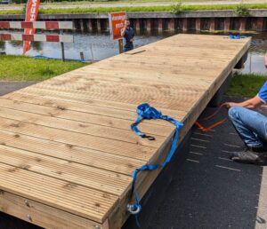 Steiger klaar om in het water te gaan